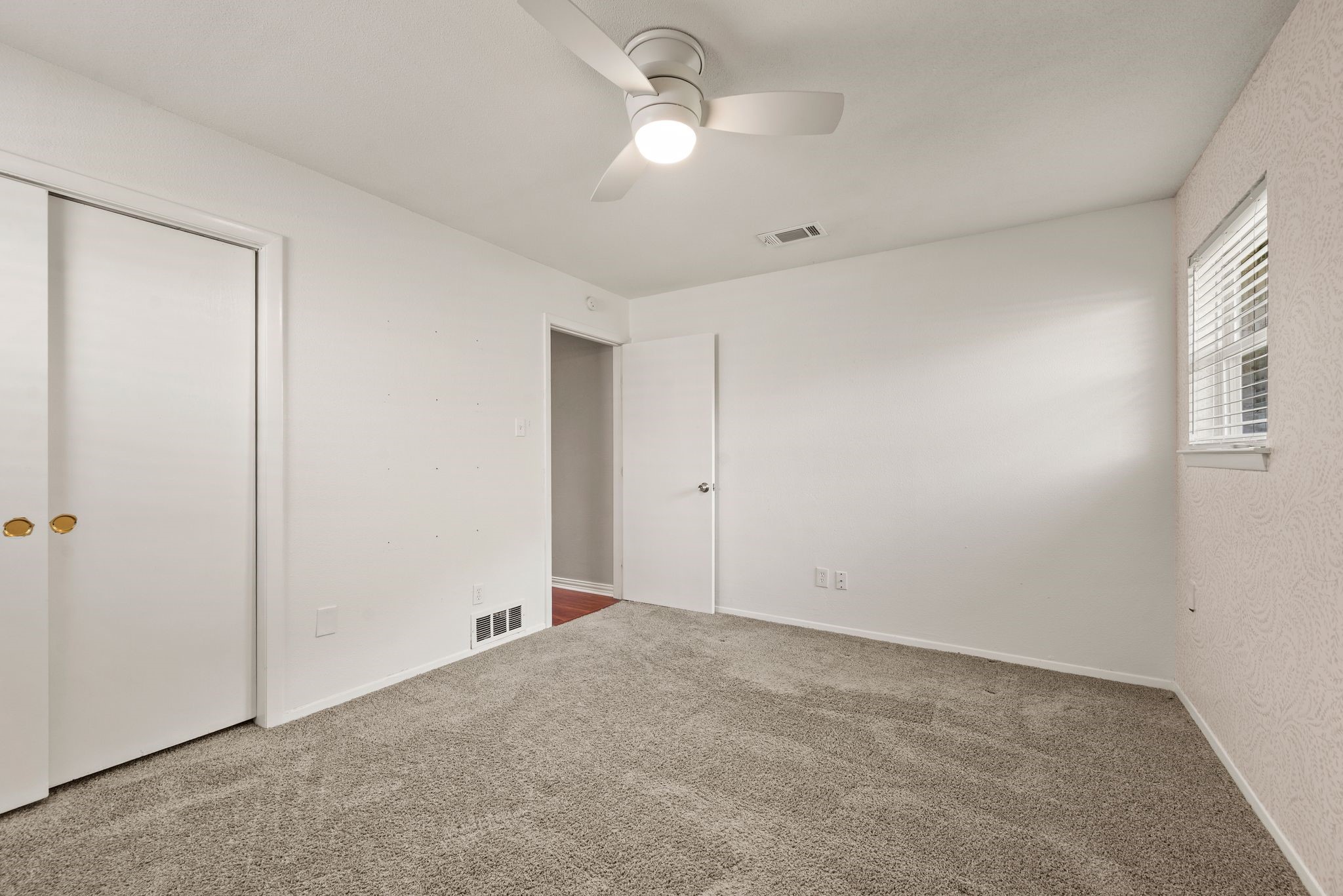 652 Oak Drive Hurst TX 76053