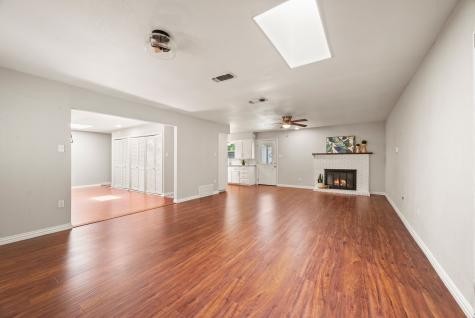 652 Oak Drive Hurst TX 76053