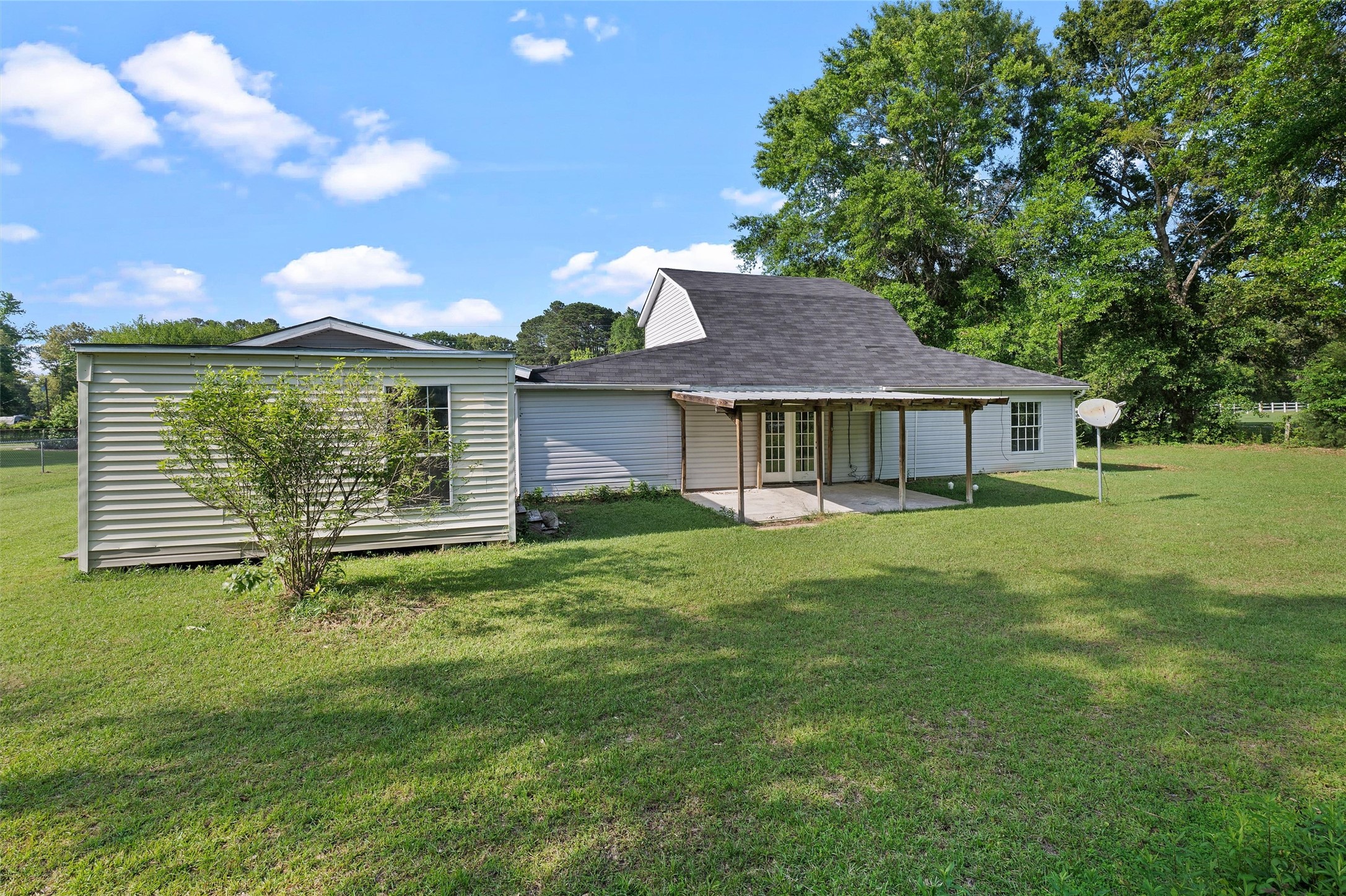10553 White Oak Drive Keithville LA 71047