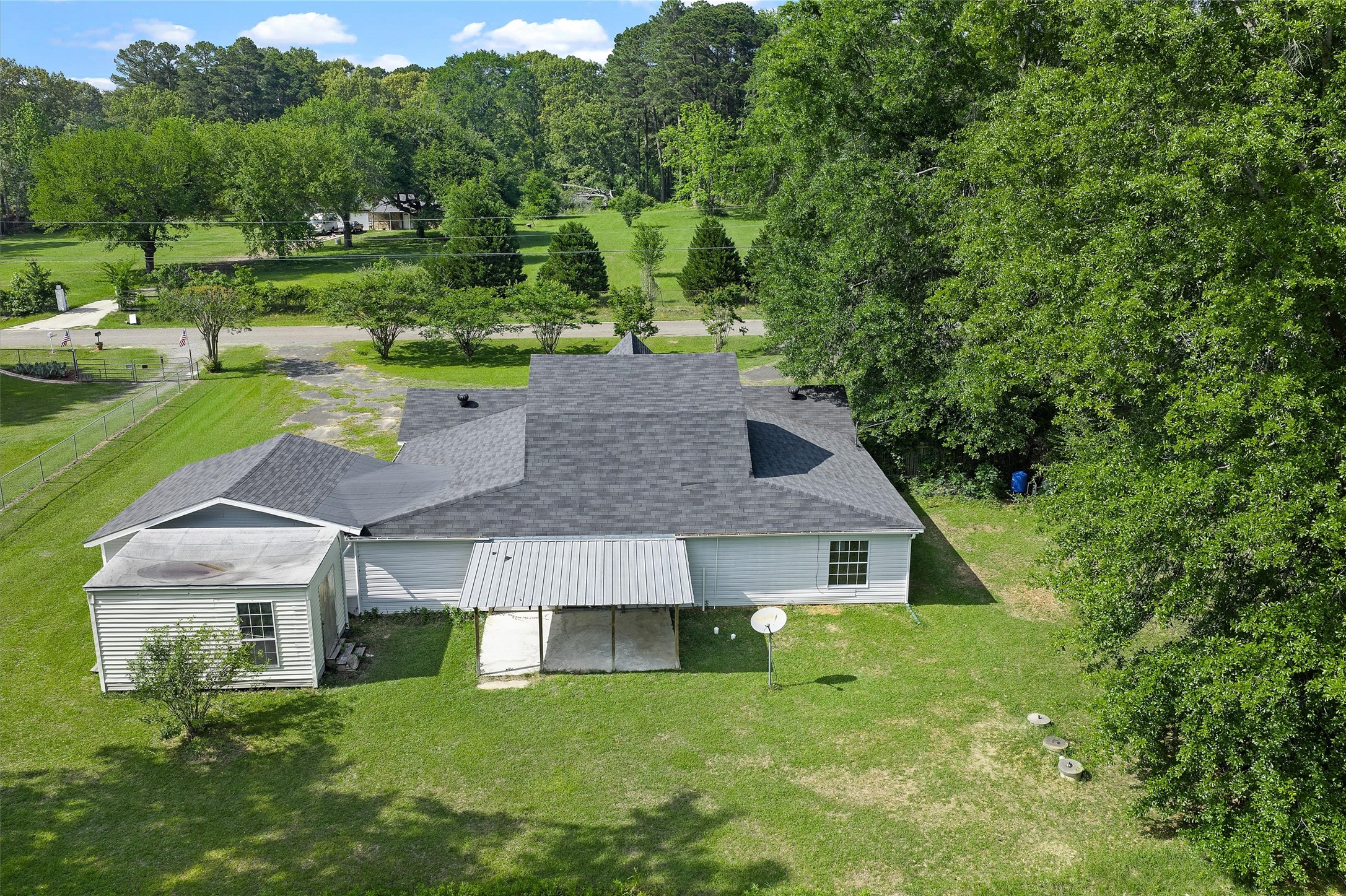 10553 White Oak Drive Keithville LA 71047