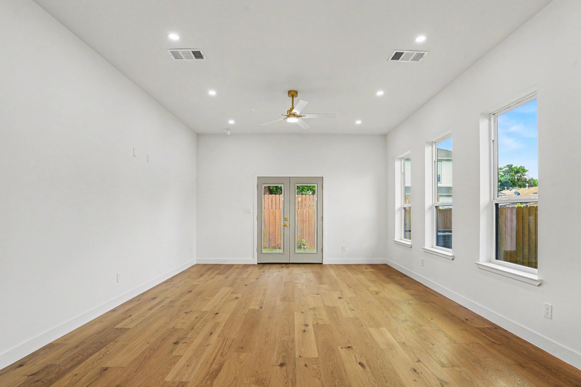 2218 Bombay Avenue Dallas TX 75235