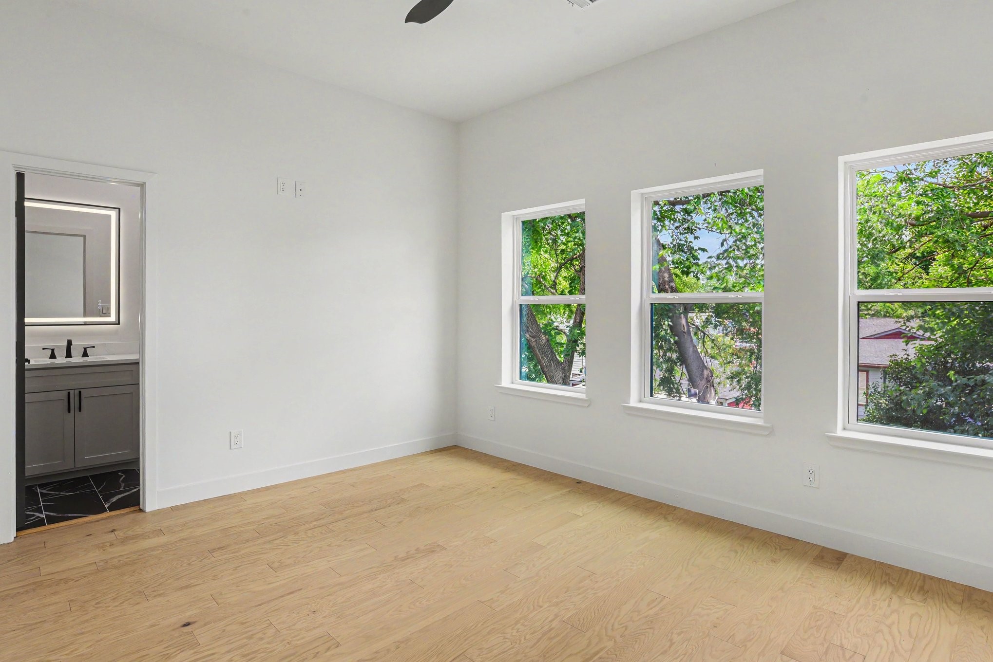 2218 Bombay Avenue Dallas TX 75235