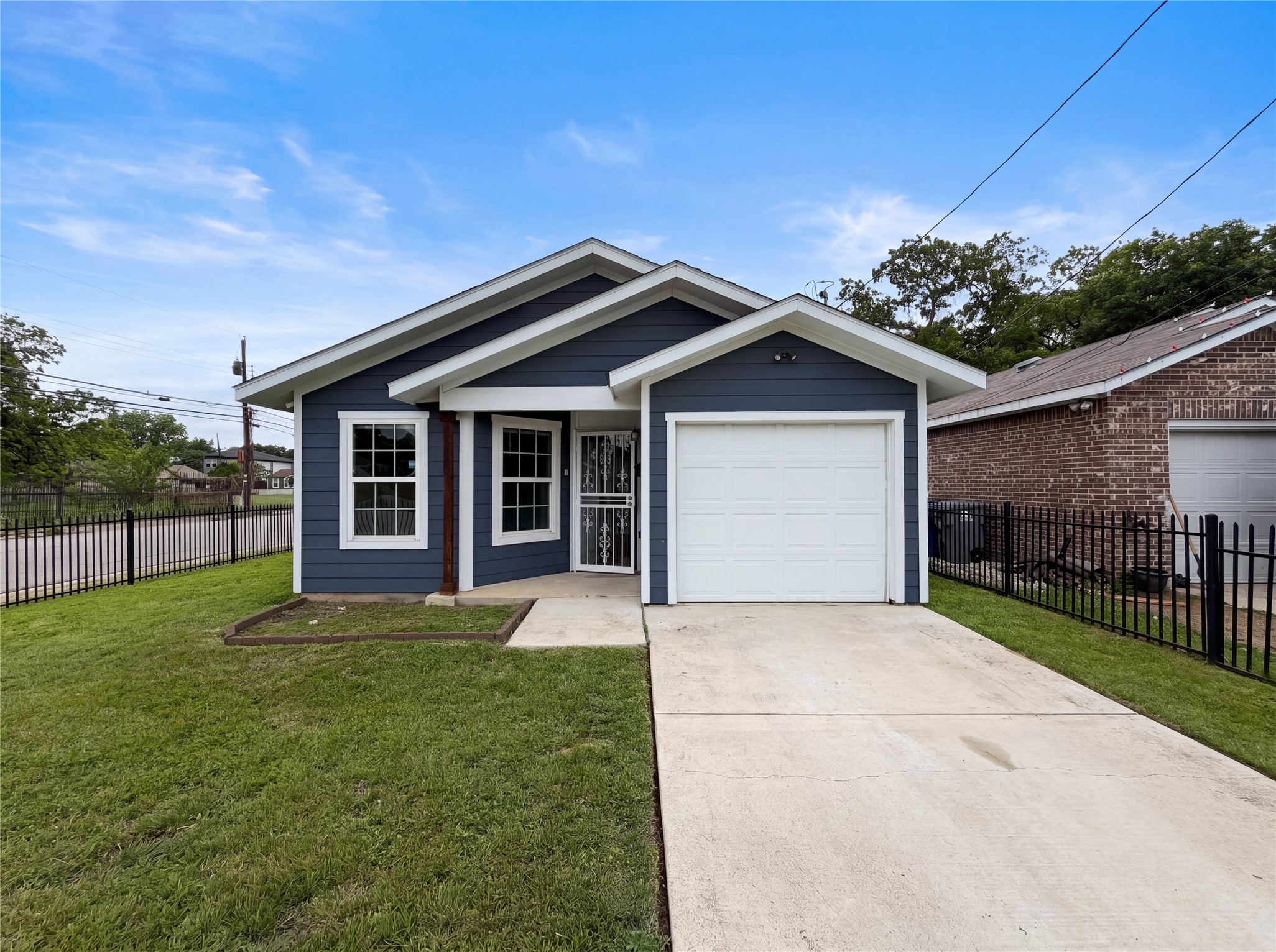 1739 Mcbroom Street Dallas TX 75212