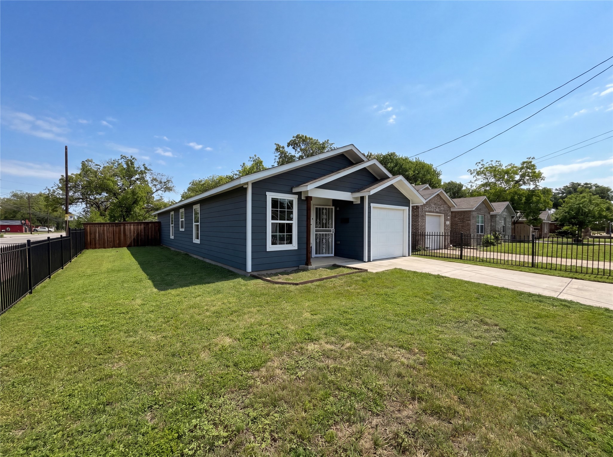 1739 Mcbroom Street Dallas TX 75212