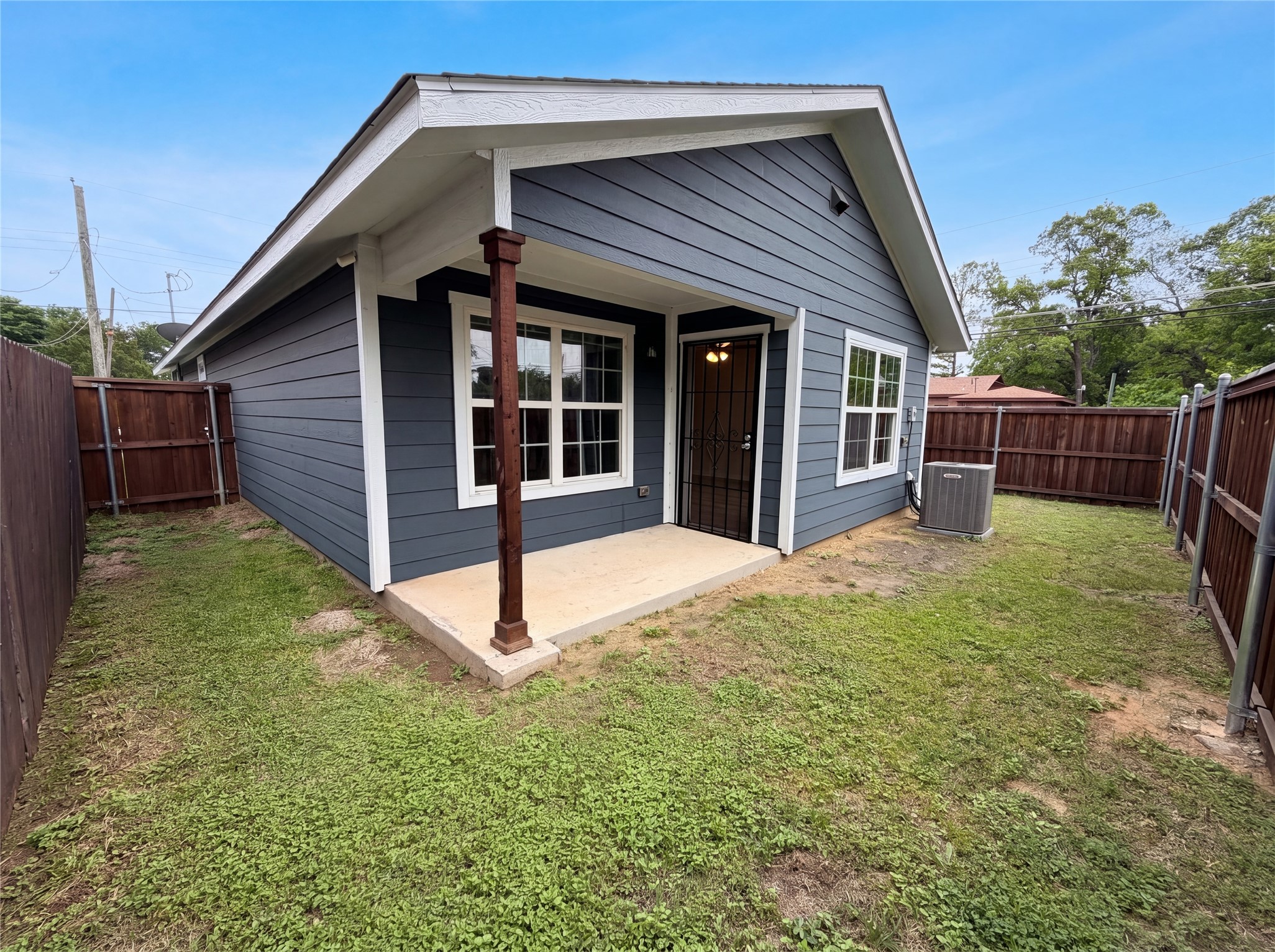 1739 Mcbroom Street Dallas TX 75212