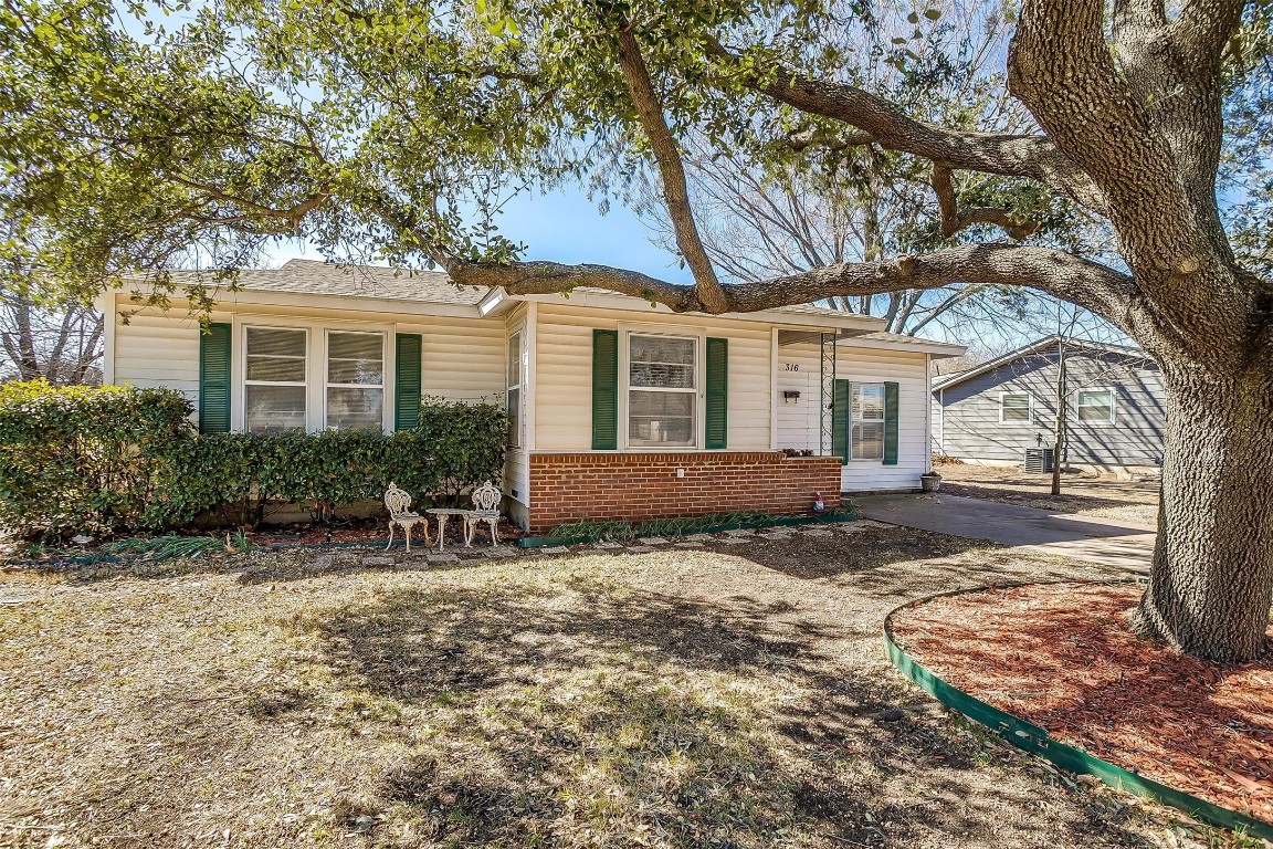 316 E Mustang Street Crowley TX 76036