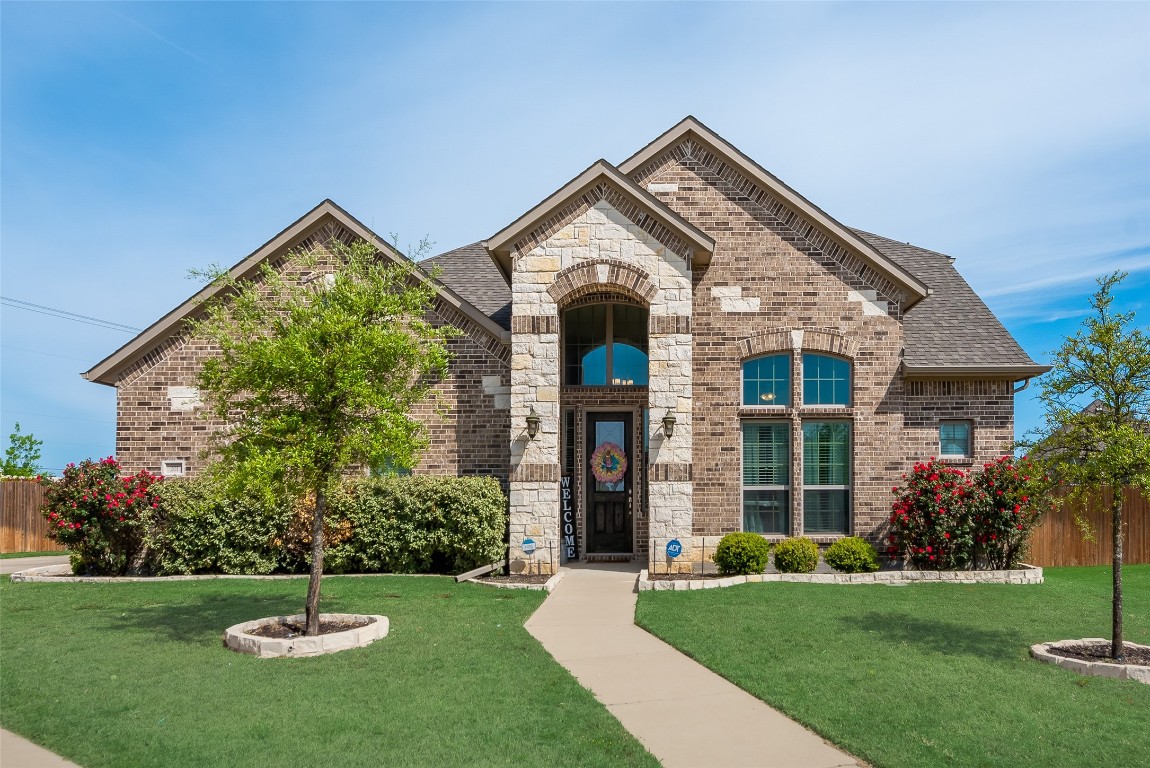 201 Canterbury Court Midlothian TX 76065