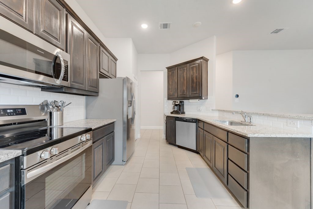 1202 Holly Street Cleburne TX 76033