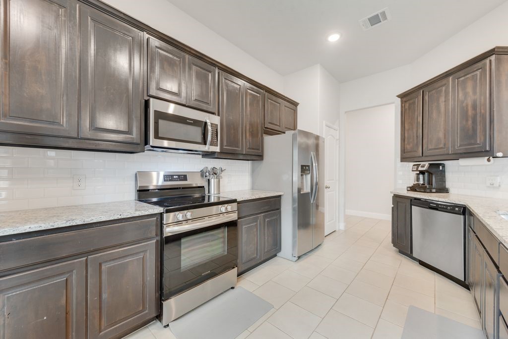 1202 Holly Street Cleburne TX 76033