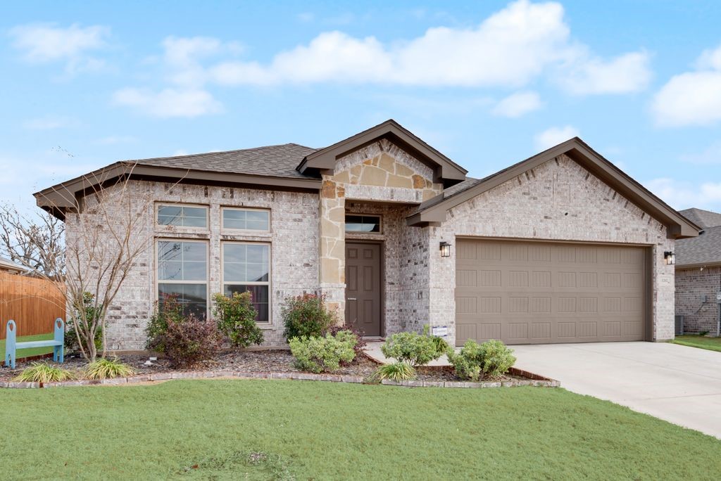 1202 Holly Street Cleburne TX 76033