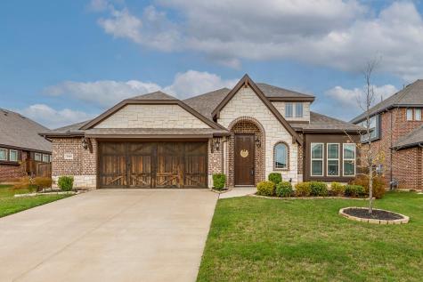1048 Scarlet Oak Drive Burleson TX 76028
