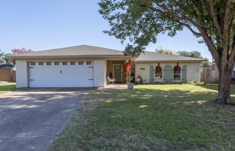 7604 Chasewood Drive North Richland Hills TX 76182