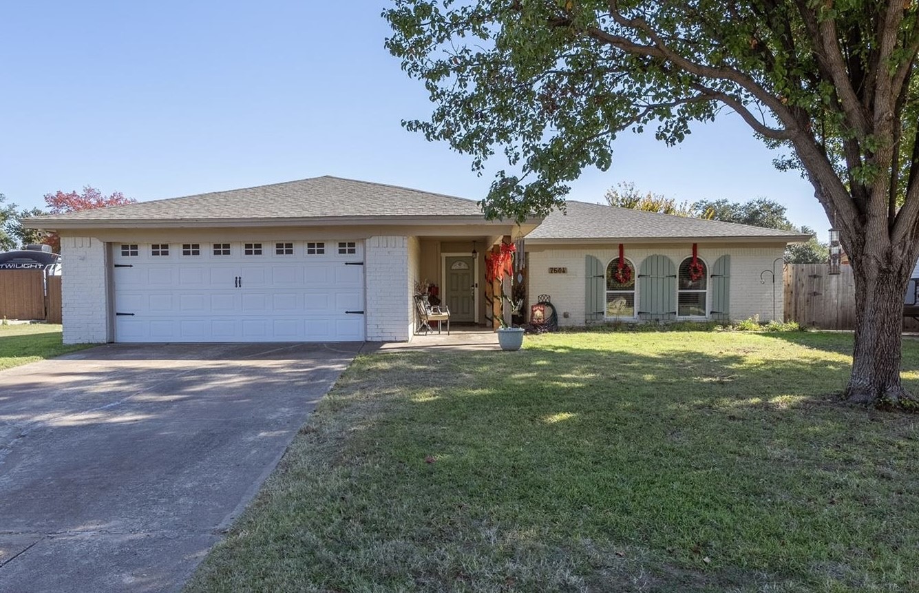7604 Chasewood Drive North Richland Hills TX 76182
