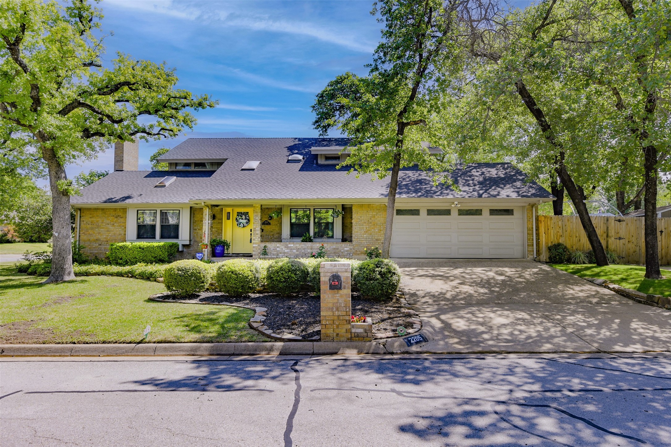 2205 Prestonwood Drive Arlington TX 76012