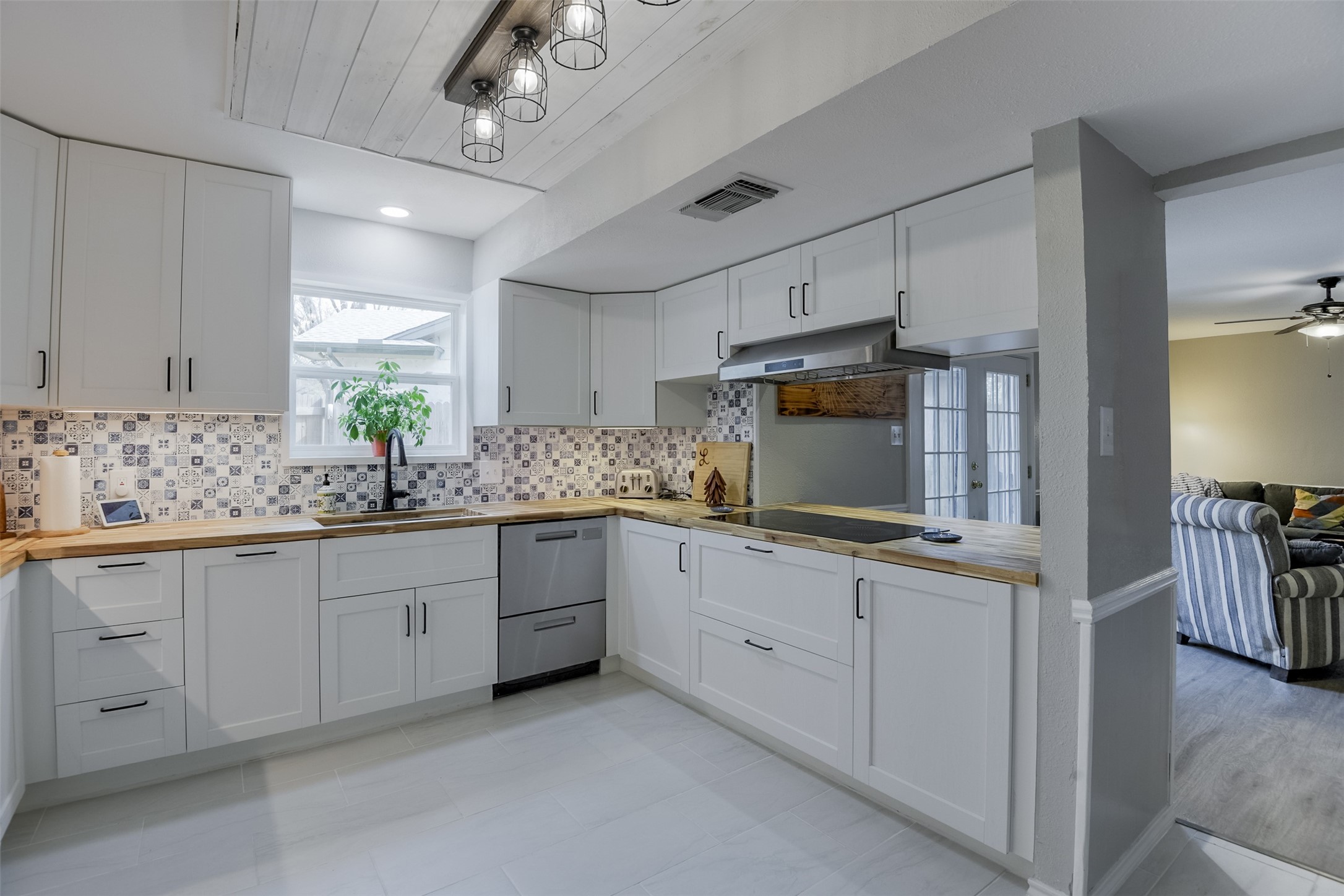 2205 Prestonwood Drive Arlington TX 76012