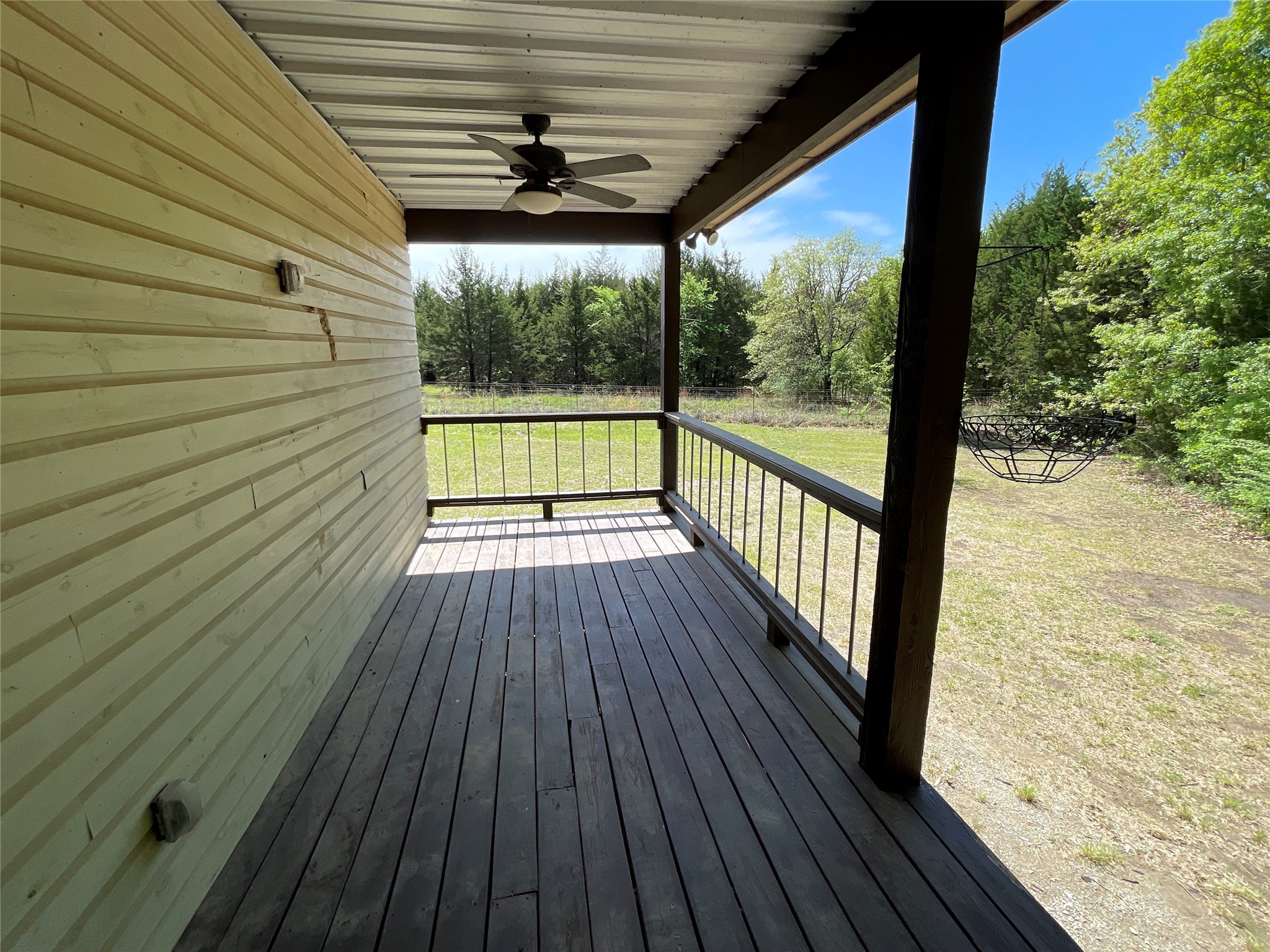 2110 County Road 1220 Savoy TX 75479