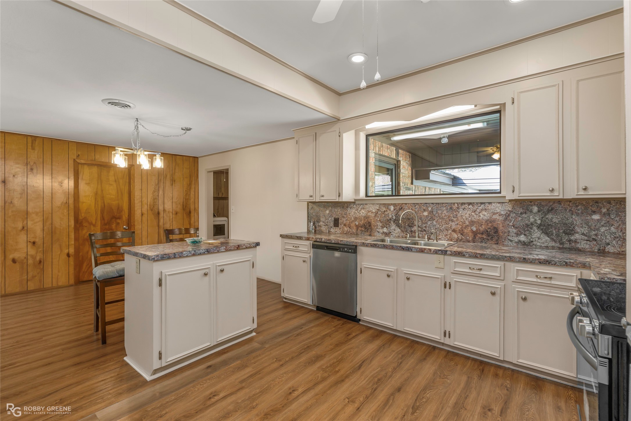 104 3rd Street NW Springhill LA 71075