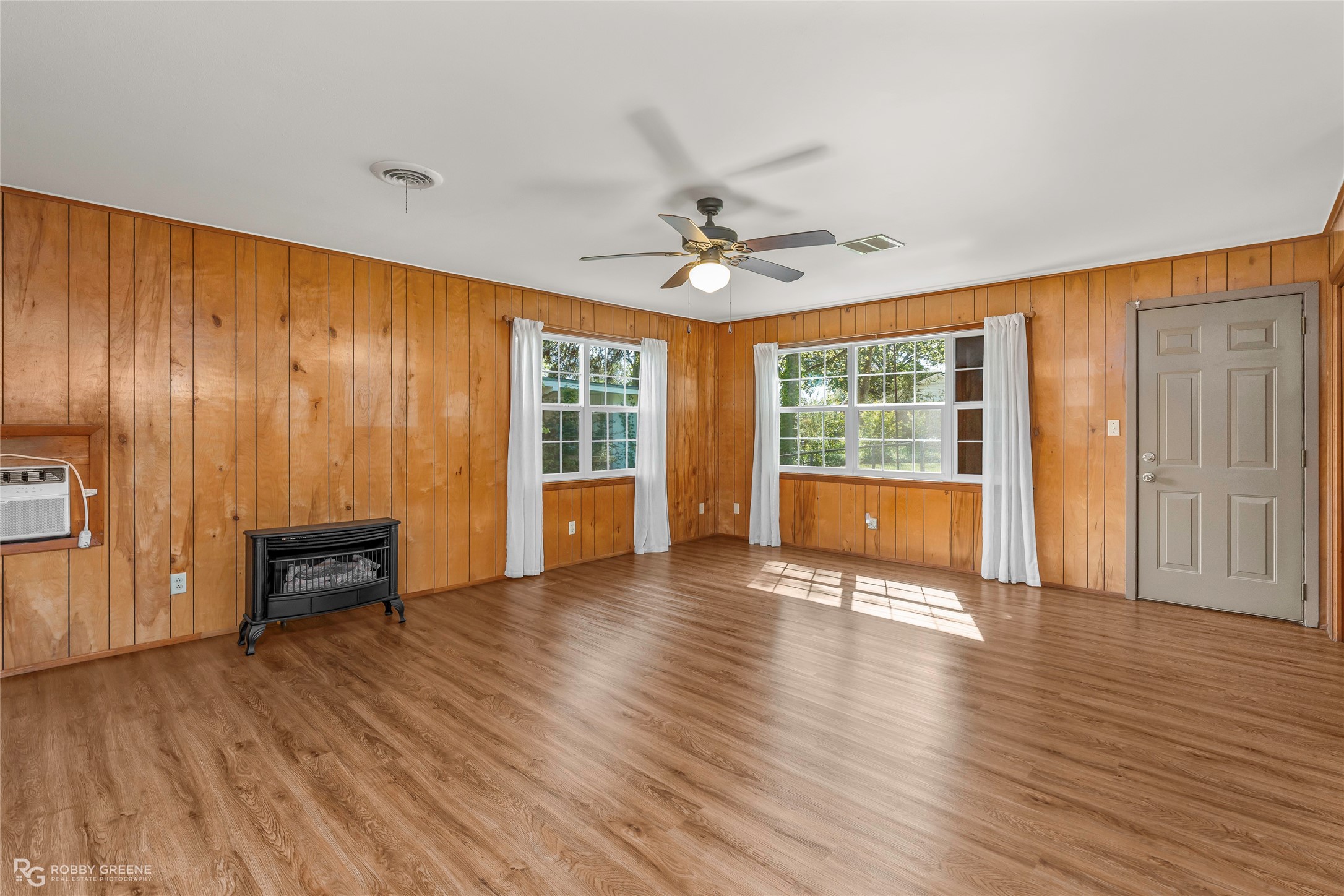 104 3rd Street NW Springhill LA 71075