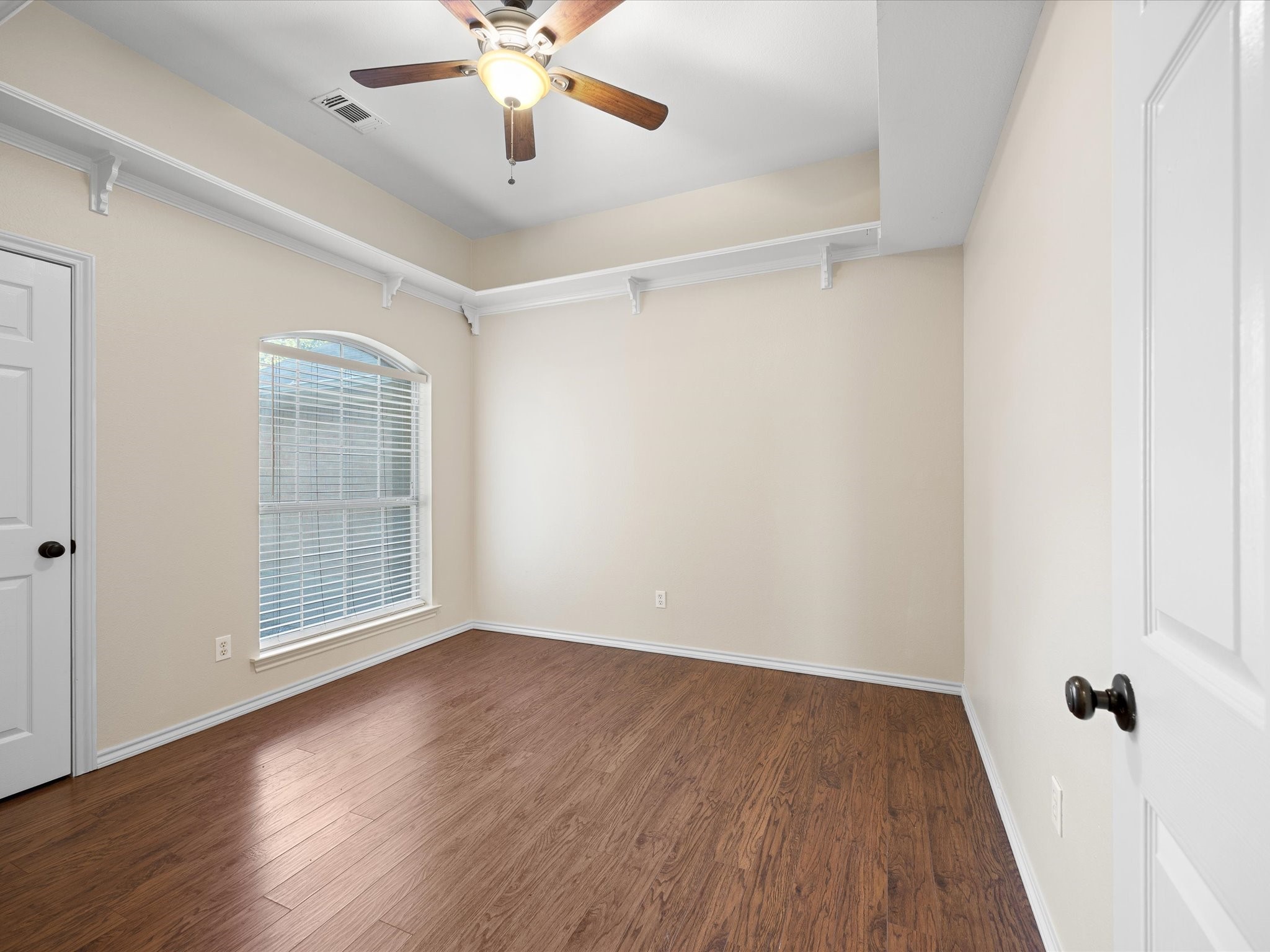 1016 N Carolina Avenue Midlothian TX 76065