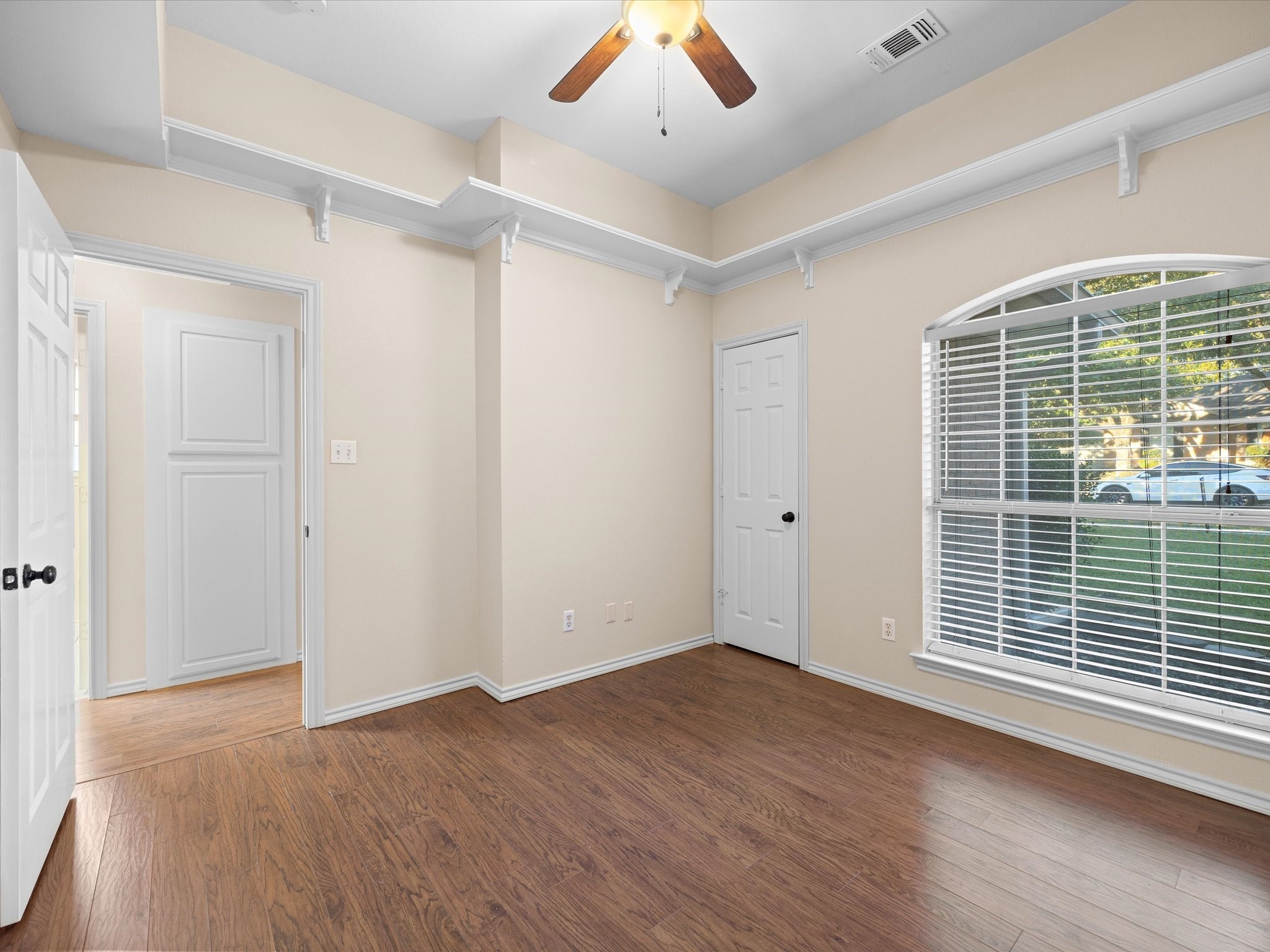 1016 N Carolina Avenue Midlothian TX 76065