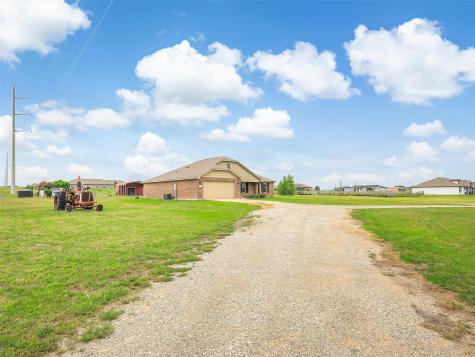 132 W County Road 4213 Decatur TX 76234