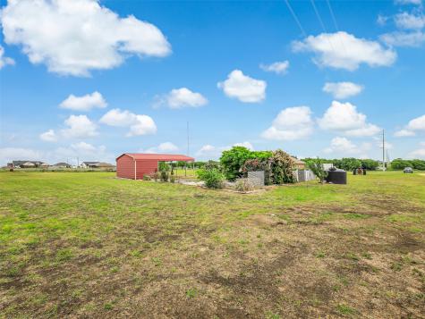 132 W County Road 4213 Decatur TX 76234
