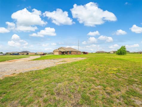 132 W County Road 4213 Decatur TX 76234