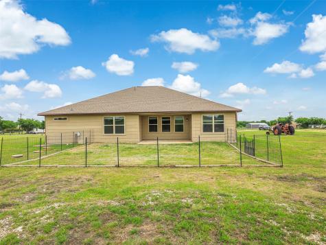 132 W County Road 4213 Decatur TX 76234