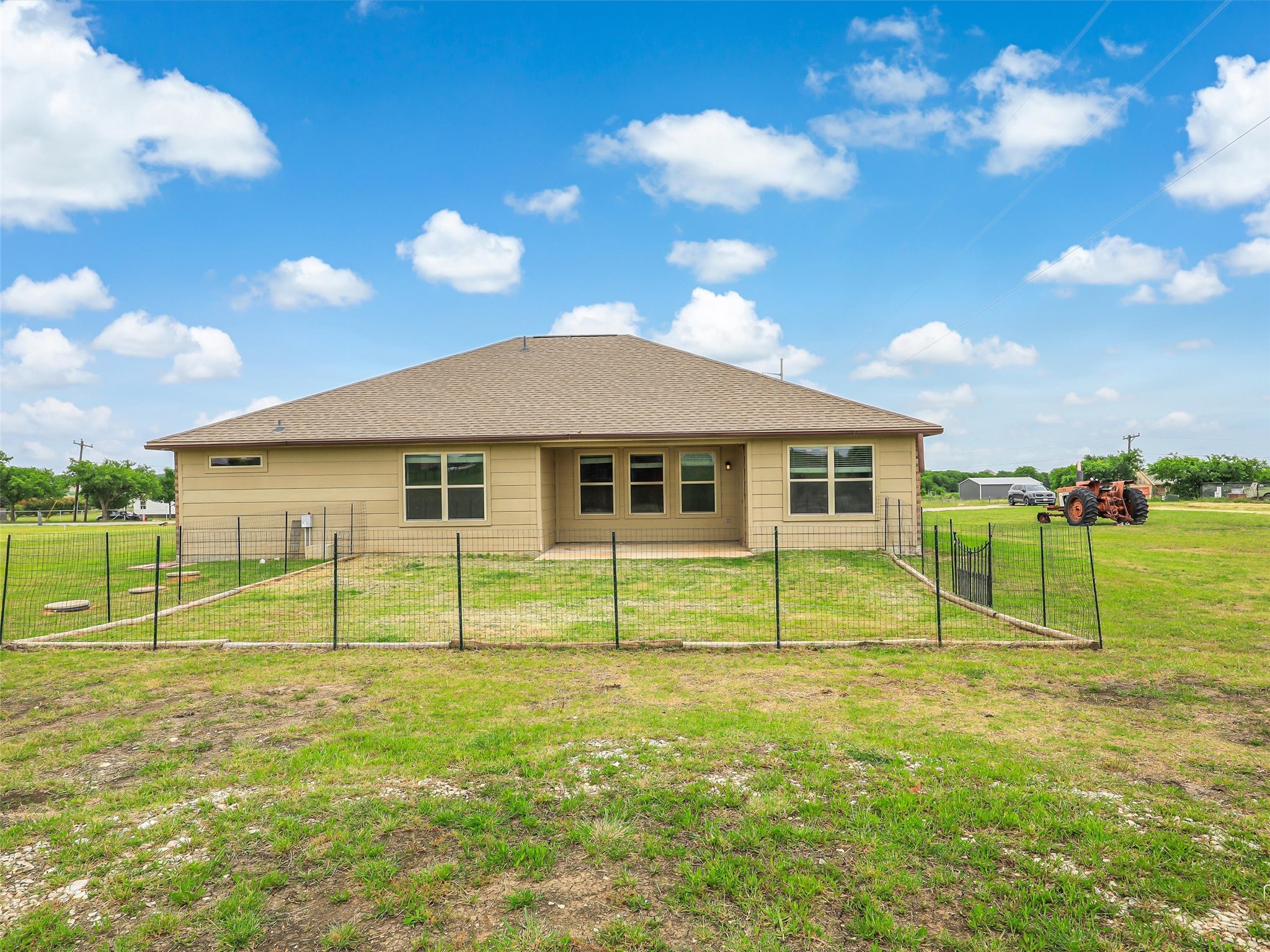 132 W County Road 4213 Decatur TX 76234