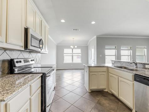 132 W County Road 4213 Decatur TX 76234