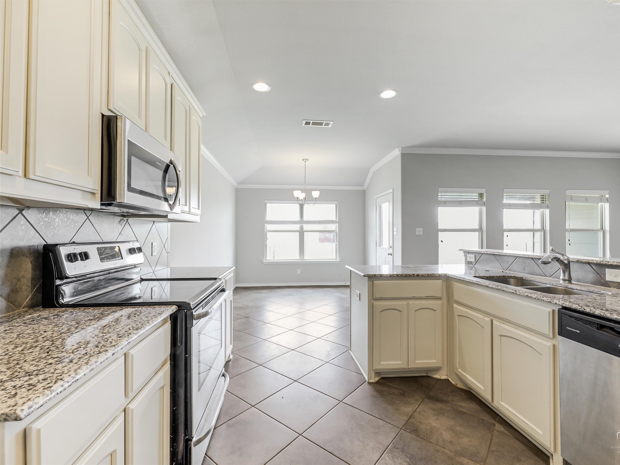 132 W County Road 4213 Decatur TX 76234