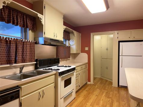 421 S 8th Avenue Teague TX 75860