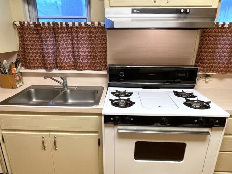 421 S 8th Avenue Teague TX 75860