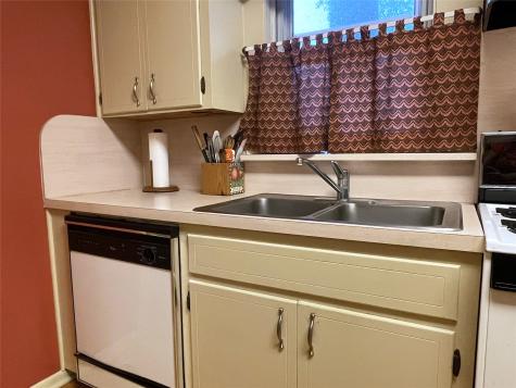 421 S 8th Avenue Teague TX 75860