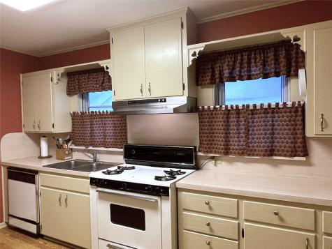 421 S 8th Avenue Teague TX 75860