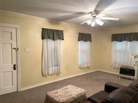 421 S 8th Avenue Teague TX 75860