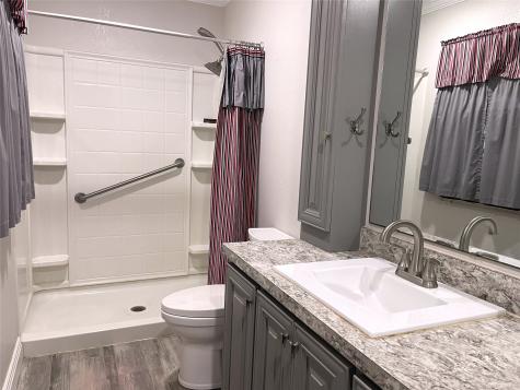 421 S 8th Avenue Teague TX 75860