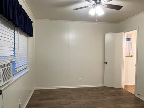421 S 8th Avenue Teague TX 75860