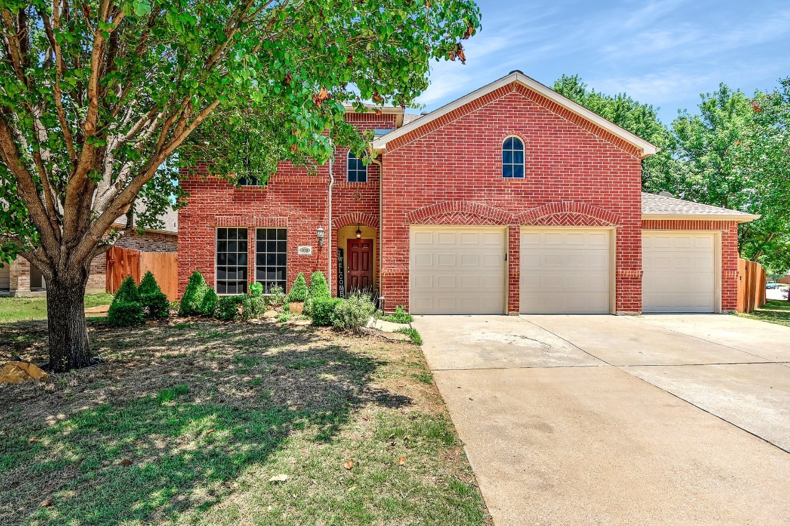 1020 Warbler Aubrey TX 76227