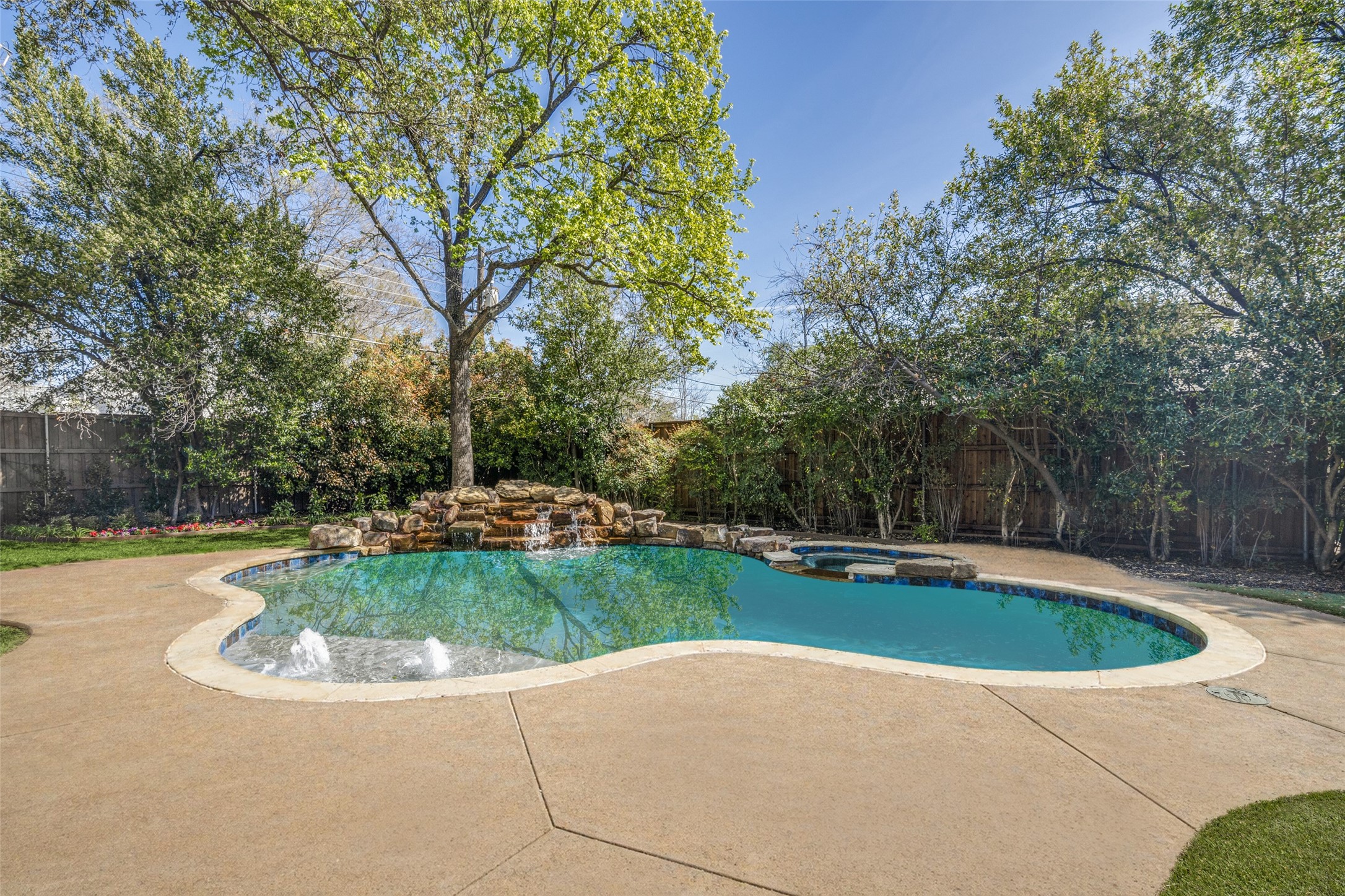 4529 Crooked Lane Dallas TX 75229