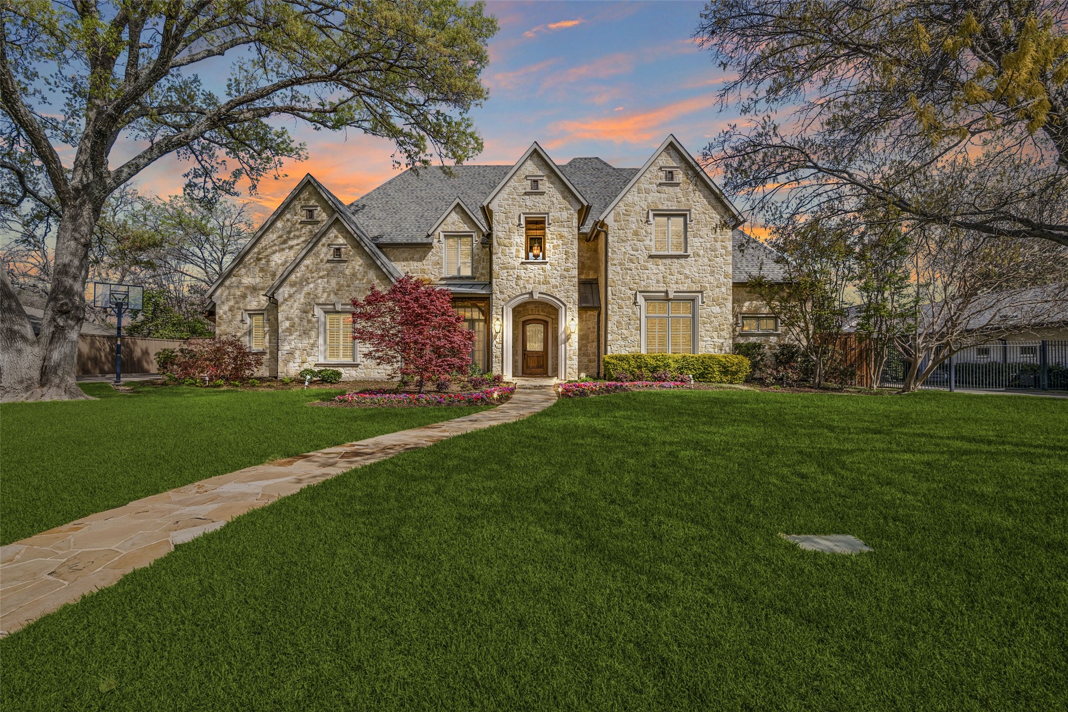 4529 Crooked Lane Dallas TX 75229