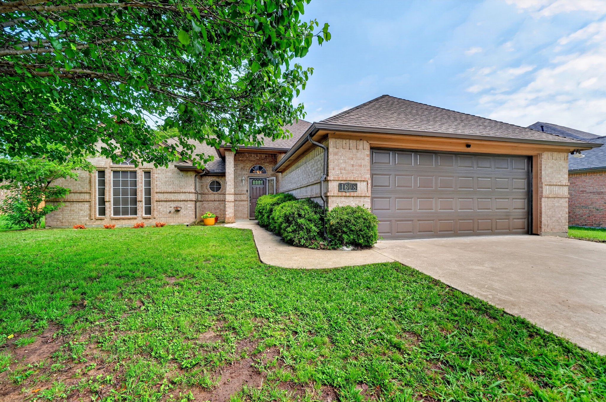 1608 Shelley Lane Cleburne TX 76033