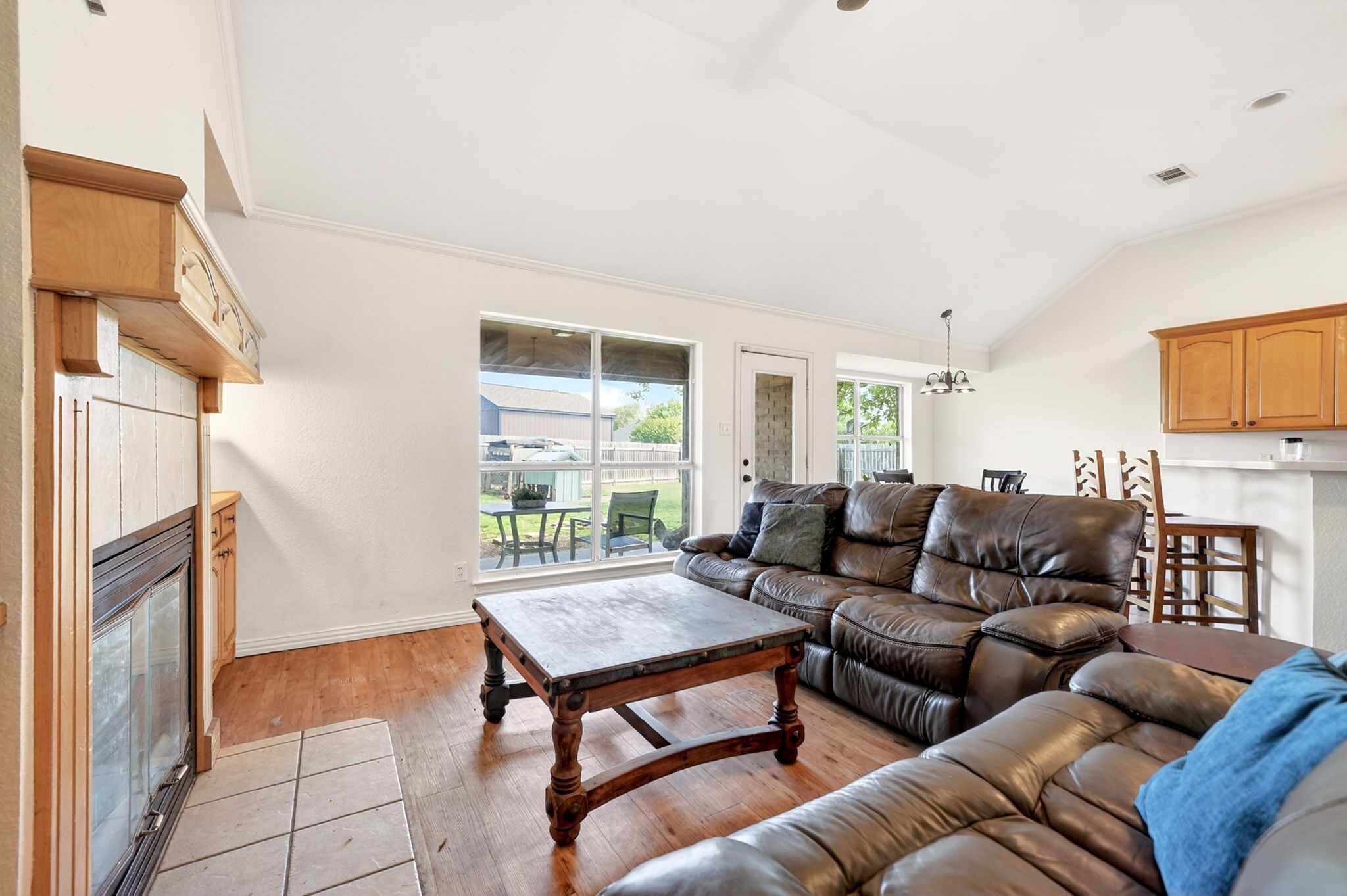 1608 Shelley Lane Cleburne TX 76033