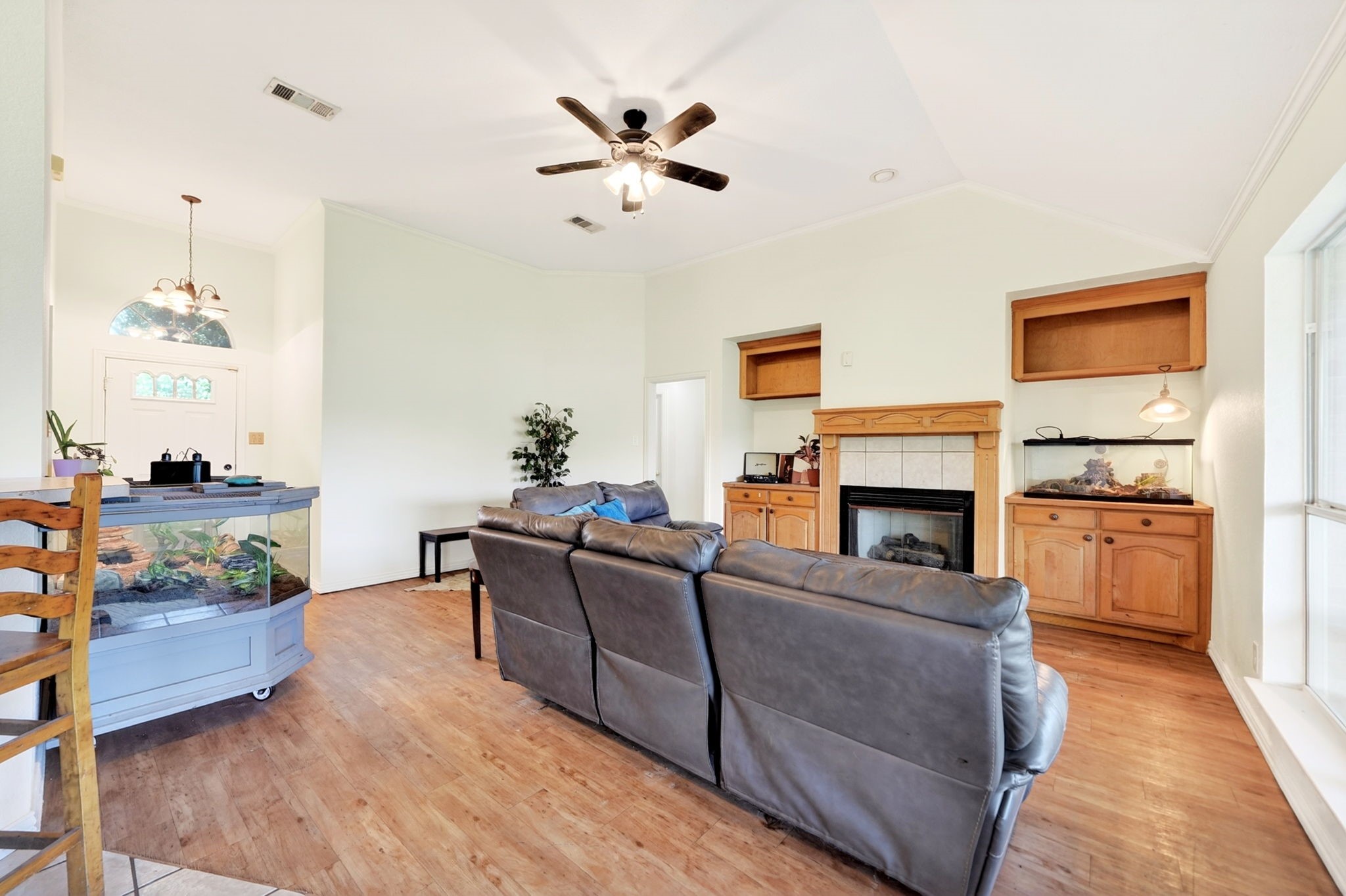 1608 Shelley Lane Cleburne TX 76033