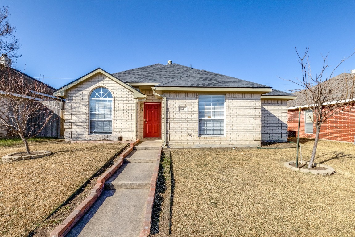 1501 Jessica Lane Mesquite TX 75149
