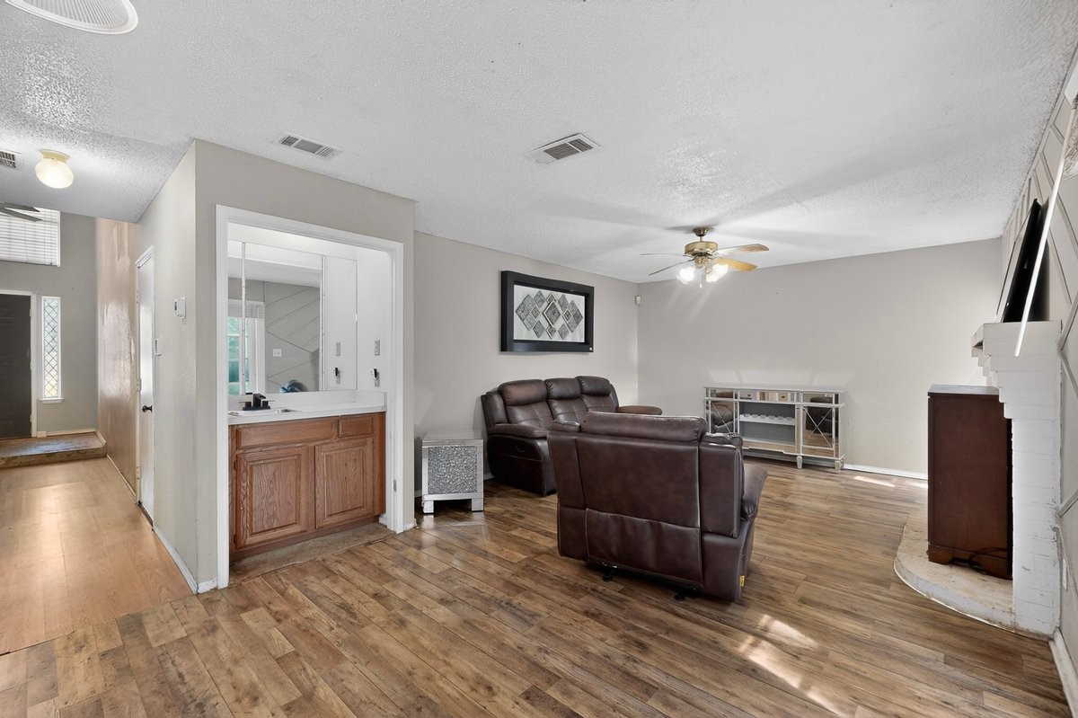 5505 Thackery Drive Arlington TX 76018