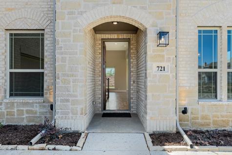 721 Seahawk Street Joshua TX 76058