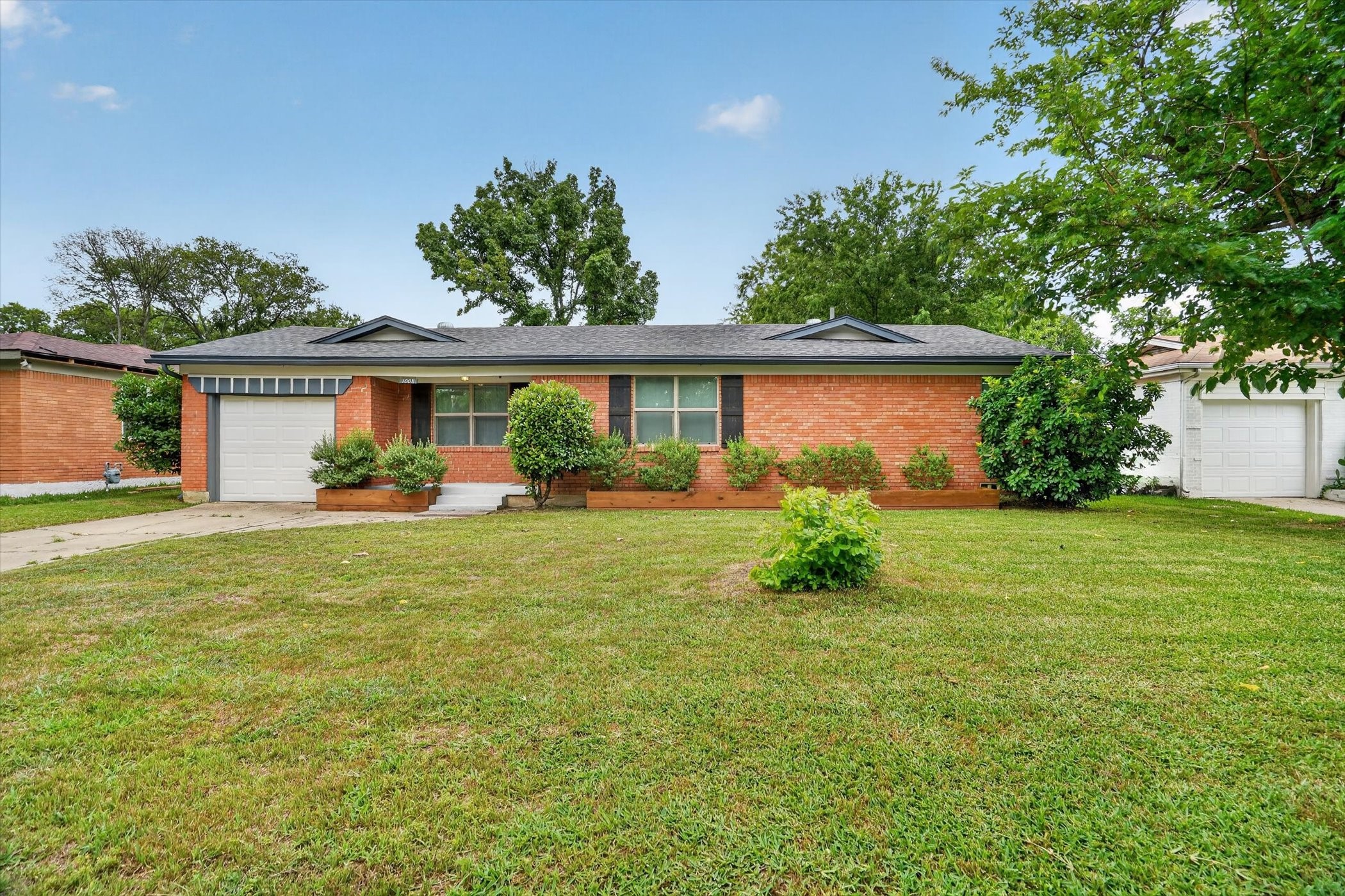 1008 Zelda Drive Hurst TX 76053
