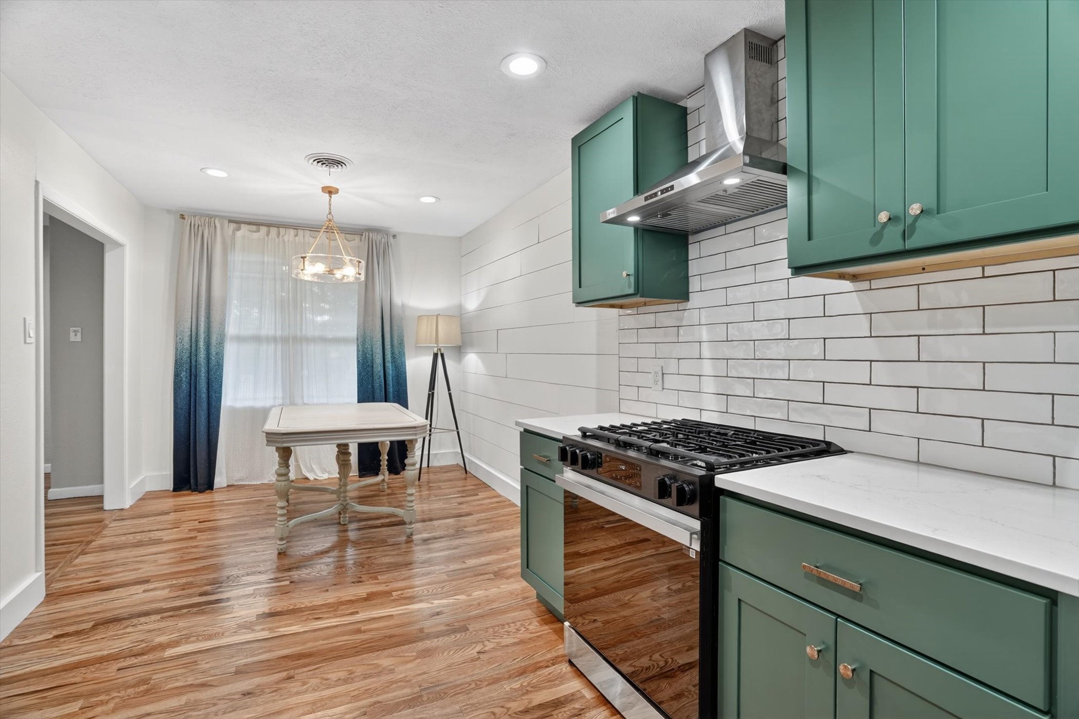 1008 Zelda Drive Hurst TX 76053