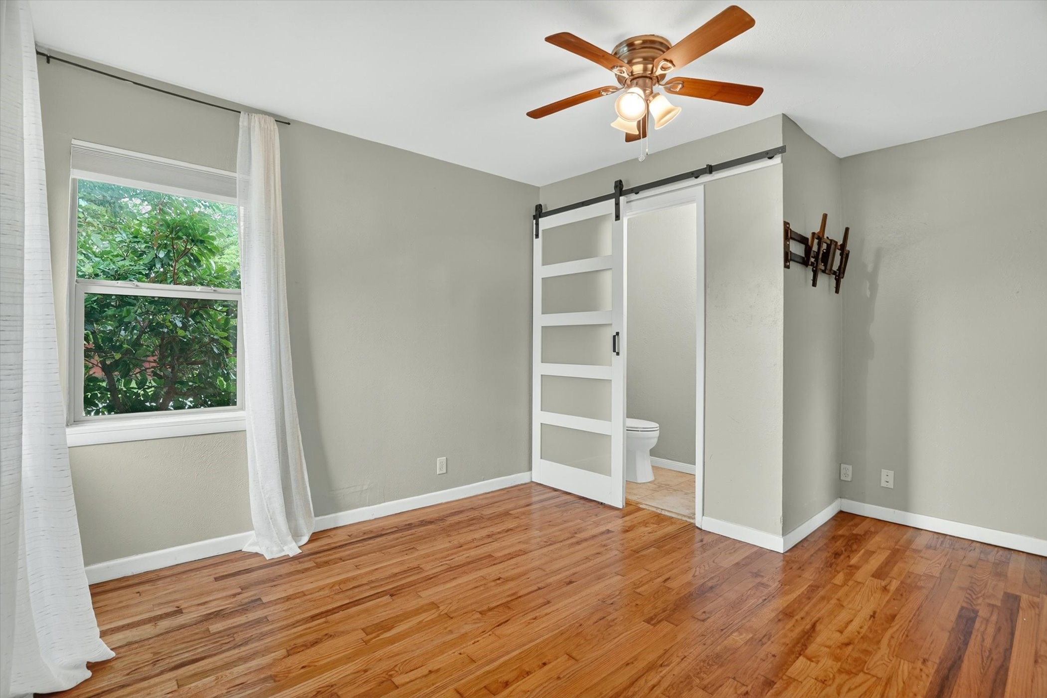 1008 Zelda Drive Hurst TX 76053